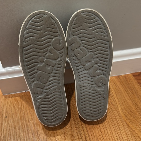 Natives! - Picture 2 of 3